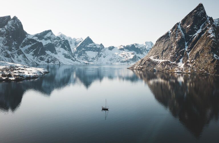 Ski and sail Øksfjord